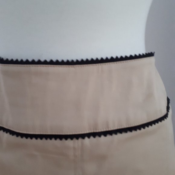 NWOT Scalloped Edge Knee Length Sz 14 skirt - Picture 2 of 5